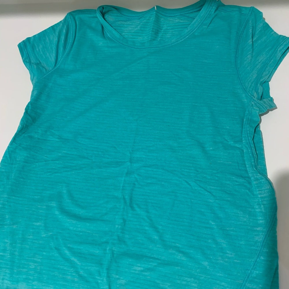 Size 4 lululemon short sleeve shirt!
